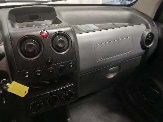 Peugeot Partner Partner Combispace MPV 1.6 16V (TU5JP4(NFU)) [80kW]  (07-2001/03-2008)= picture 16