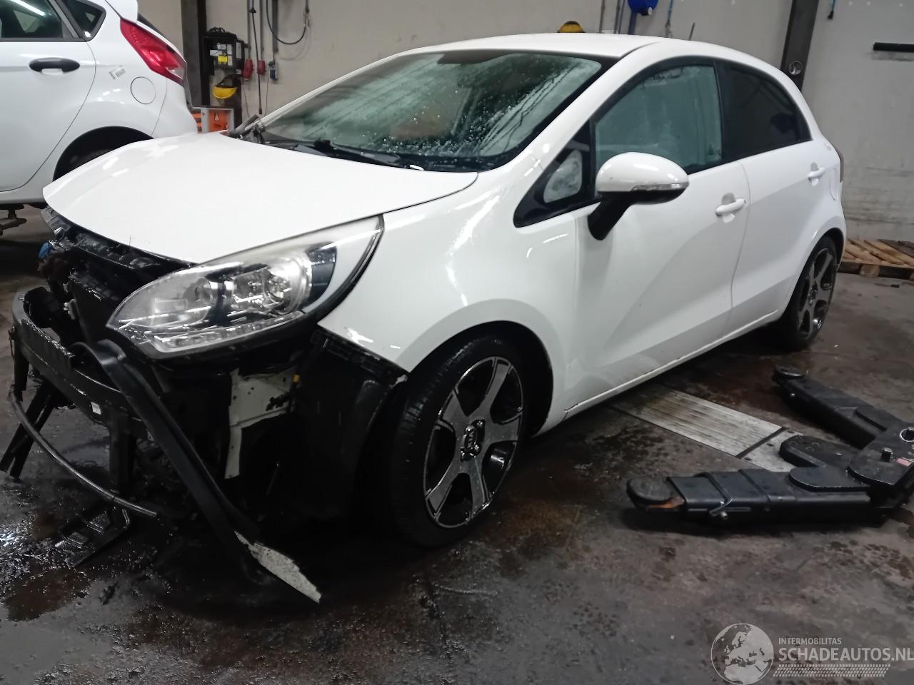 Kia Rio Rio III (UB) Hatchback 1.2 CVVT 16V (G4LA5) [63kW]  (09-2011/12-2017)