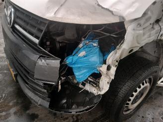 Volkswagen Transporter Transporter T6 Van 2.0 TDI DRF (CXGB) [75kW]  (04-2015/12-2019) picture 21