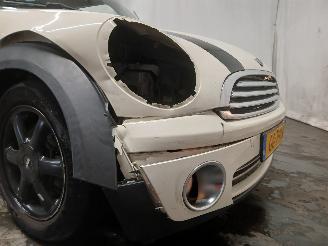 Mini Mini Mini (R56) Hatchback 1.6 16V Cooper (N12-B16A) [88kW]  (10-2006/02-201=
2) picture 19