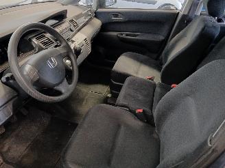 Honda Fr-v FR-V (BE) MPV 1.7 16V (D17A2) [92kW]  (02-2005/12-2006) picture 15