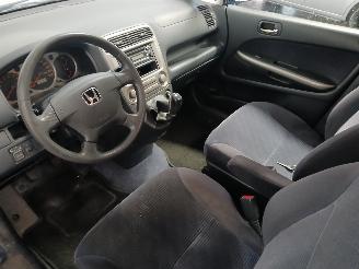 Honda Stream Stream I (RN) MPV 2.0 16V VTEC (K20A5) [115kW]  (05-2001/09-2006) picture 14