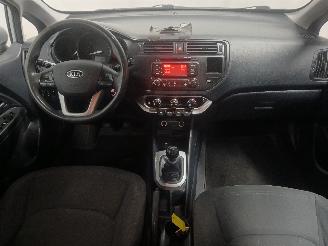 Kia Rio Rio III (UB) Hatchback 1.2 CVVT 16V (G4LA5) [63kW]  (09-2011/12-2017) picture 12