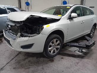 krockskadad bil auto Volvo V-60 V60 I (FW/GW) Combi 1.6 DRIVe (D4162T) [84kW]  (02-2011/12-2015) 2011/8