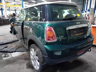 Mini Mini Mini (R56) Hatchback 1.6 16V Cooper (N12-B16A) [88kW]  (10-2006/02-201=
2) picture 4