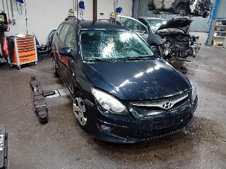 Hyundai I-30 i30 Crosswagon (WWH) Combi 1.4 CVVT 16V (G4FA) [77kW]  (10-2007/07-201=
2) picture 2