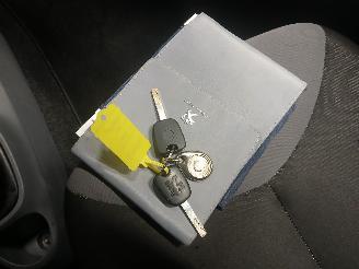 Peugeot 107 107 Hatchback 1.0 12V (384F(1KR)) [50kW]  (06-2005/05-2014) picture 15