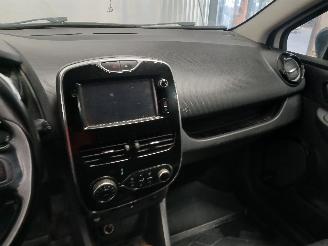 Renault Clio Clio IV Estate/Grandtour (7R) Combi 5-drs 1.5 Energy dCi 90 FAP (K9K-6=
08(K9K-B6)) [66kW]  (11-2012/08-2021) picture 16