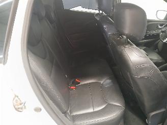 Renault Clio Clio IV Estate/Grandtour (7R) Combi 5-drs 1.5 Energy dCi 90 FAP (K9K-6=
08(K9K-B6)) [66kW]  (11-2012/08-2021) picture 10