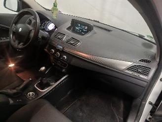 Renault Mégane Megane III Grandtour (KZ) Combi 5-drs 1.5 dCi 90 (K9K-834(K9K-H8)) [66=
kW]  (05-2009/04-2016) picture 7