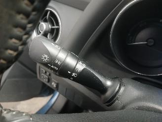 Toyota Auris Auris (E18) Hatchback 5-drs 1.8 16V Hybrid (2ZRFXE) [100kW]  (10-2012/=
03-2019) picture 14