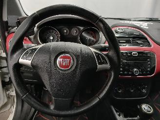 Fiat Punto Grande Punto (199) Hatchback 1.3 JTD Multijet 16V VGT (199.B.4000(Euro=
 5)) [62kW]  (04-2010/...) picture 14