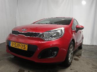 krockskadad bil auto Kia Rio Rio III (UB) Hatchback 1.2 CVVT 16V (G4LA5) [63kW]  (09-2011/12-2017) 2013/10