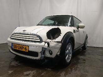 Damaged car Mini Mini Mini (R56) Hatchback 1.6 16V One (N16-B16A) [72kW]  (03-2010/11-2013) 2010/1