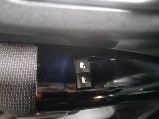 Citroën C4 C4 Cactus (0B/0P) Hatchback 5-drs 1.2 PureTech 82 12V (EB2F(HMZ)) [60k=
W]  (09-2014/...) picture 13