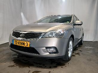 Schadeauto Kia Cee d Cee'd Sporty Wagon (EDF) Combi 1.4 16V (G4FA) [66kW]  (07-2009/12-2012=
) 2010/2