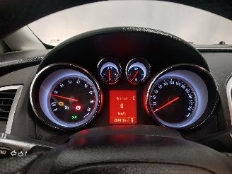 Opel Astra Astra J Sports Tourer (PD8/PE8/PF8) Combi 1.4 Turbo 16V (A14NET(Euro 5=
)) [103kW]  (10-2010/10-2015) picture 20