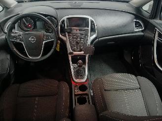 Opel Astra Astra J Sports Tourer (PD8/PE8/PF8) Combi 1.4 Turbo 16V (A14NET(Euro 5=
)) [103kW]  (10-2010/10-2015) picture 11