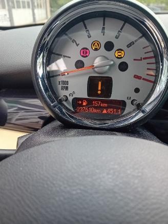 Mini Clubman Clubman (R55) Combi 1.6 16V Cooper (N12-B16A) [88kW]  (10-2007/12-2013=
) picture 2