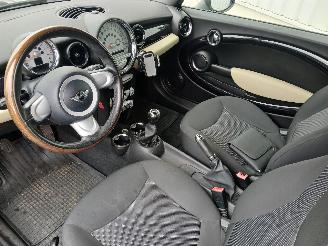 Mini Clubman Clubman (R55) Combi 1.6 16V Cooper (N12-B16A) [88kW]  (10-2007/12-2013=
) picture 11