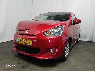 Voiture accidenté Mitsubishi Space-star Space Star (A0) Hatchback 1.0 12V (3A90(Euro 5)) [52kW]  (05-2012/...)= 2015/9