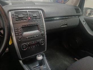 Mercedes B-klasse B (W245) Hatchback 2.0 B-200 16V Turbo (M266.980) [142kW]  (03-2005/11=
-2011) picture 16