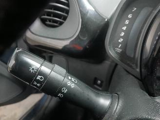 Peugeot 108 108 Hatchback 1.0 12V (1KRFE(CFB)) [51kW]  (05-2014/...) picture 14