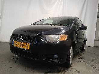 krockskadad bil auto Mitsubishi Colt Colt (Z2/Z3) Hatchback 1.3 16V (135.930) [70kW]  (06-2004/06-2012) 2009/8