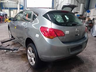 Opel Astra Astra J (PC6/PD6/PE6/PF6) Hatchback 5-drs 1.4 16V ecoFLEX (A14XER(Euro=
 5)) [74kW]  (12-2009/10-2015) picture 4