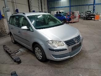 Volkswagen Touran Touran (1T1/T2) MPV 1.6 (BSE) [75kW]  (07-2003/05-2010) picture 2