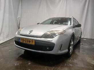 Schadeauto Renault Laguna Laguna III Estate (KT) Combi 5-drs 2.0 16V (M4R-704(M4R-D7)) [103kW]  =
(10-2007/12-2015) 2010/3