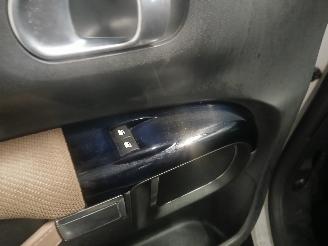 Citroën C4 C4 Cactus (0B/0P) Hatchback 5-drs 1.2 PureTech 82 12V (EB2F(HMZ)) [60k=
W]  (09-2014/...) picture 13