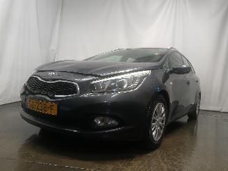 Vaurioauto  passenger cars Kia Cee d Cee'd Sportswagon (JDC5) Combi 1.4i CVVT 16V (G4FA) [73kW]  (09-2012/1=
2-2018) 2013/5