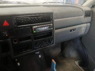 Volkswagen Transporter Transporter/Caravelle T4 Bus 2.5i (AVT) [85kW]  (08-1996/04-2003) picture 15