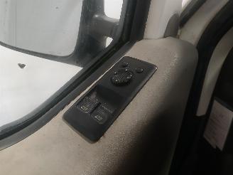 Volkswagen Transporter Transporter/Caravelle T4 Bus 2.5i (AVT) [85kW]  (08-1996/04-2003) picture 12