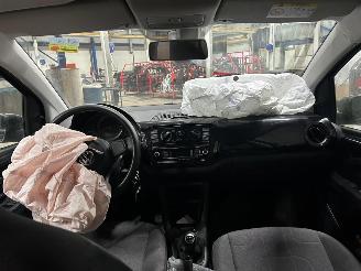 Volkswagen Up! Up! (121) Hatchback 1.0 12V 60 (CHYA) [44kW]  (08-2011/08-2020) picture 5