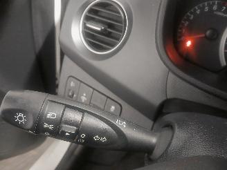 Hyundai I-10 i10 (B5) Hatchback 1.0 12V (G3LA) [49kW]  (08-2013/06-2020) picture 14