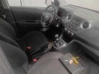 Hyundai I-10 i10 (B5) Hatchback 1.0 12V (G3LA) [49kW]  (08-2013/06-2020) picture 9