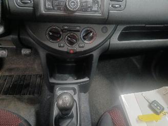 Nissan Note Note (E11) MPV 1.6 16V (HR16DE) [81kW]  (03-2006/06-2012) picture 17