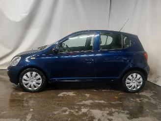 Toyota Yaris Yaris (P1) Hatchback 1.3 16V VVT-i (2SZFE) [64kW]  (04-2002/09-2005) picture 3