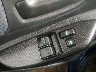 Toyota Yaris Yaris (P1) Hatchback 1.3 16V VVT-i (2SZFE) [64kW]  (04-2002/09-2005) picture 12