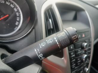 Opel Astra Astra J (PC6/PD6/PE6/PF6) Hatchback 5-drs 1.4 Turbo 16V (A14NET(Euro 5=
)) [103kW]  (12-2009/10-2015) picture 14