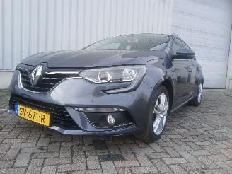 Coche accidentado Renault Mégane Megane IV Estate (RFBK) Combi 5-drs 1.3 TCE 115 16V (H5H-470(H5H-B4)) =
[85kW]  (01-2018/...) 2018/6