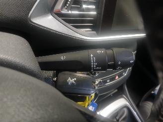 Peugeot 308 308 SW (L4/L9/LC/LJ/LR) Combi 5-drs 1.2 12V e-THP PureTech 130 (EB2DTS=
(HNY)) [96kW]  (03-2014/06-2021) picture 15