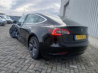 Tesla Model 3 Model 3 Sedan Long Range AWD 75 kWh (3D5) [258kW]  (06-2018/...) picture 5