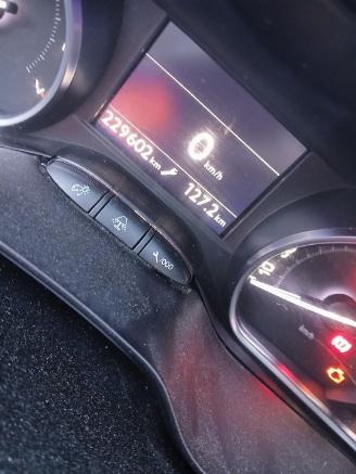 Peugeot 208 208 I (CA/CC/CK/CL) Hatchback 1.2 Vti 12V PureTech 82 (EB2F(HMZ)) [60k=
W]  (03-2012/12-2019) picture 2