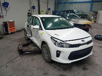 Kia Rio Rio IV (YB) Hatchback 1.0i T-GDi 100 12V (G3LC) [74kW]  (01-2017/09-20=
20) picture 2