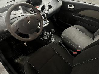 Renault Twingo Twingo II (CN) Hatchback 3-drs 1.2 16V (D4F-770) [55kW]  (03-2007/09-2=
014) picture 12