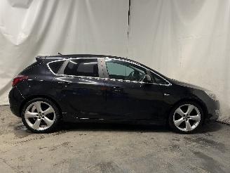 Opel Astra Astra J (PC6/PD6/PE6/PF6) Hatchback 5-drs 1.6 16V (A16XER(Euro 5)) [85=
kW]  (12-2009/10-2015) picture 7