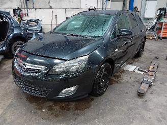 Salvage car Opel Astra Astra J Sports Tourer (PD8/PE8/PF8) Combi 1.7 CDTi 16V (A17DTE(Euro 5)=
) [81kW]  (10-2010/10-2015) 2012/6